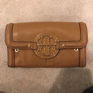 Tory Burch wallet